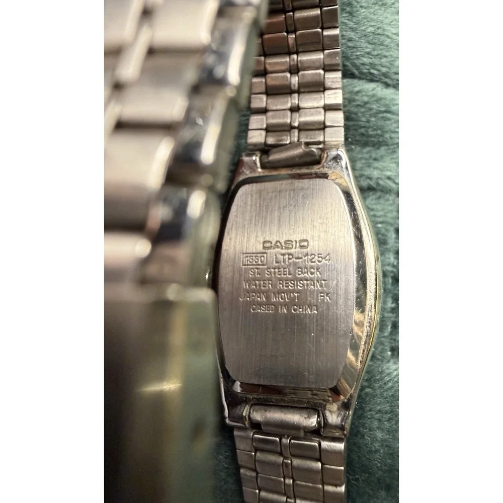 Vintage Casio Watch Women's Quarts Japan Movement